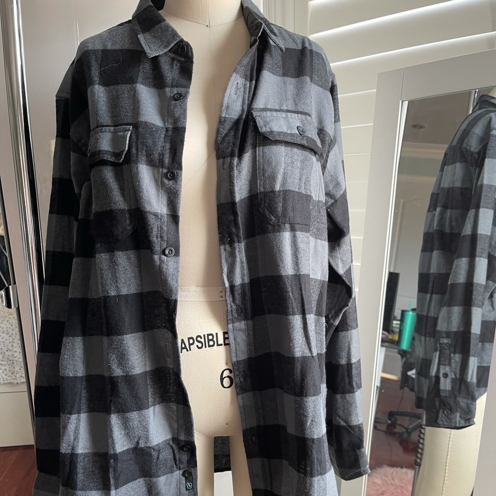 Burnside Men’s Plaid Grey Button Down Shirt Size L